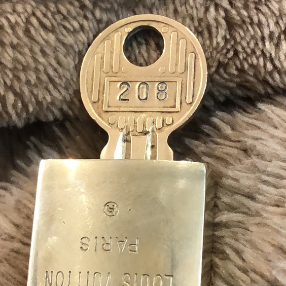Vintage LV Louis Vuitton Padlock Lock & Key 208 - Picture 10 of 13